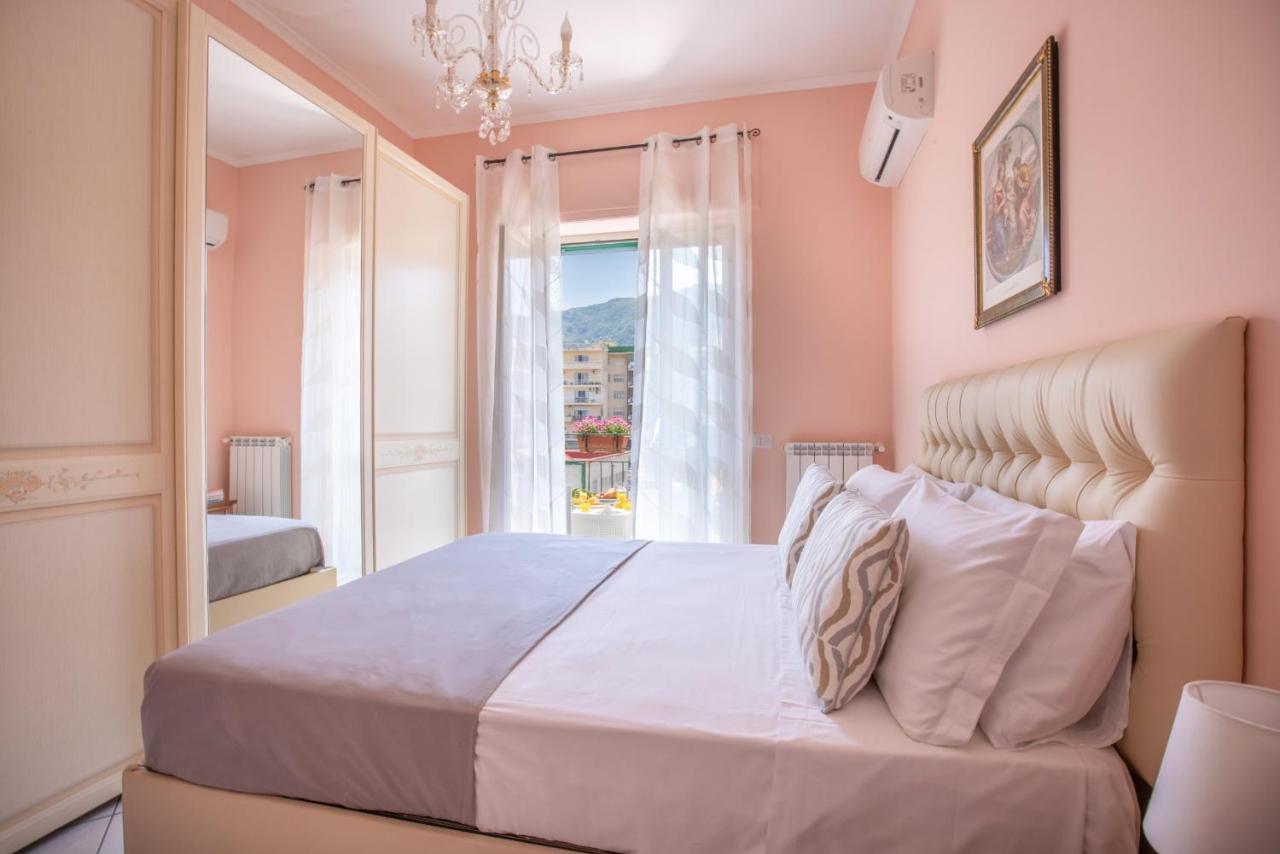 Sorrentovibes - City Home In Sorrento With Balcony And View Kültér fotó